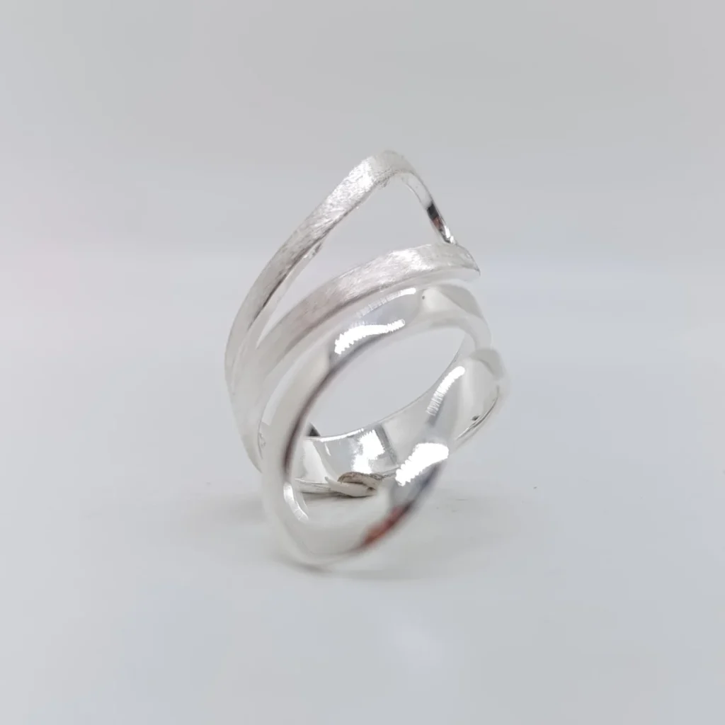 ANILLO MEREDITT